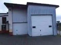 Bramy wjazdowe na stanowiska samochodowe.