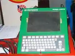 Specjalistyczne wyposażenie warsztatu samochodowego - diagnoskop samochodowy.